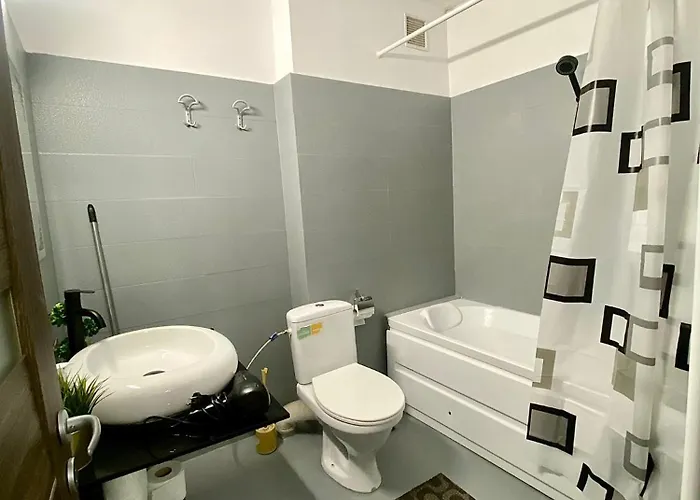 Апартаменты Kira's Group - 8 Units For Up To 38 Guests Бухарест