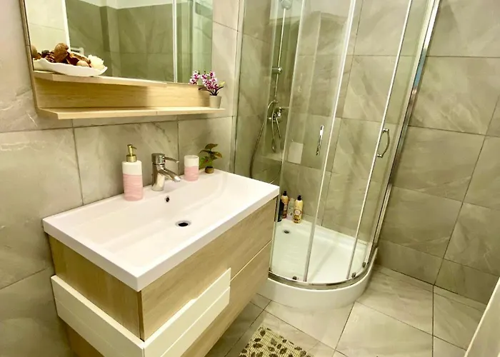 Kira's Group - 8 Units For Up To 38 Guests Апартаменты