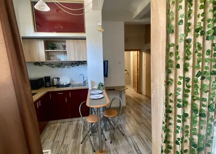 Kira's Group - 8 Units For Up To 38 Guests Апартаменты *