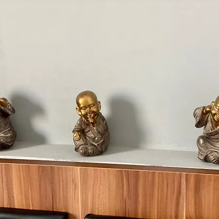 Kira's Group - 8 Units For Up To 38 Guests Appartement Boekarest