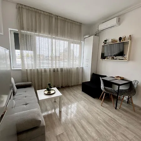 Kira's Group - 8 Units For Up To 38 Guests Apartament *