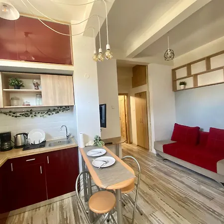 Kira's Group - 8 Units For Up To 38 Guests