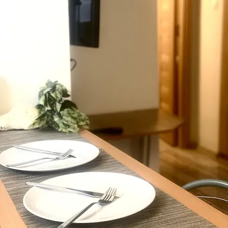 Kira's Group - 8 Units For Up To 38 Guests *