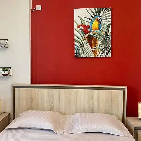 Kira's Group - 8 Units For Up To 38 Guests Appartement Boekarest