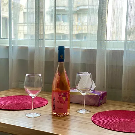 Kira's Group - 8 Units For Up To 38 Guests Apartment *