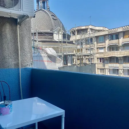 Kira's Group - 8 Units For Up To 38 Guests