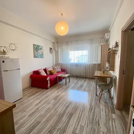 Kira's Group - 8 Units For Up To 38 Guests Appartement Boekarest