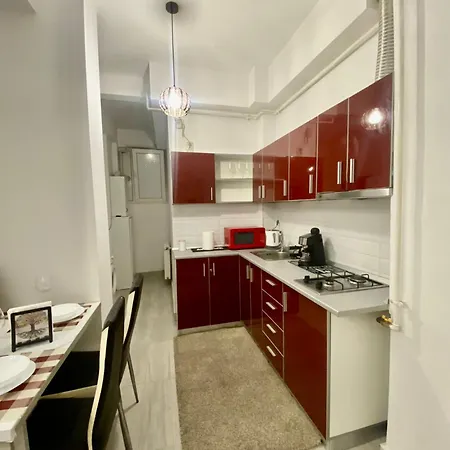 Kira's Group - 8 Units For Up To 38 Guests *