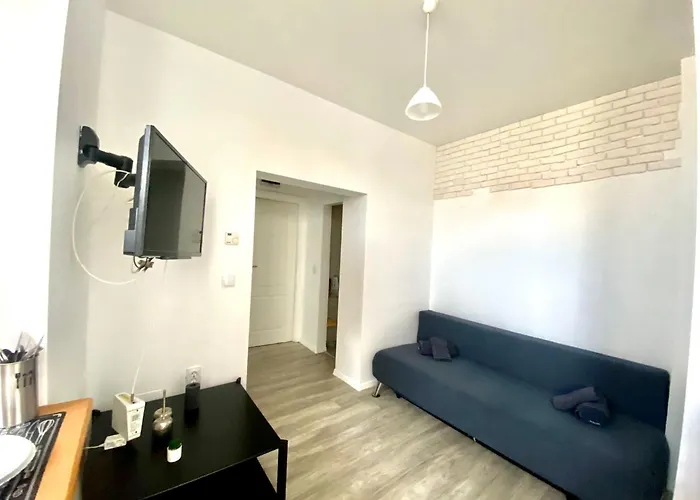 Kira's Group - 8 Units For Up To 38 Guests Appartamento *