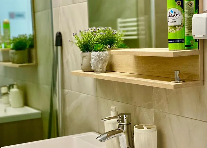 Kira's Group - 8 Units For Up To 38 Guests *