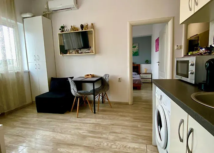 Kira's Group - 8 Units For Up To 38 Guests شقة *