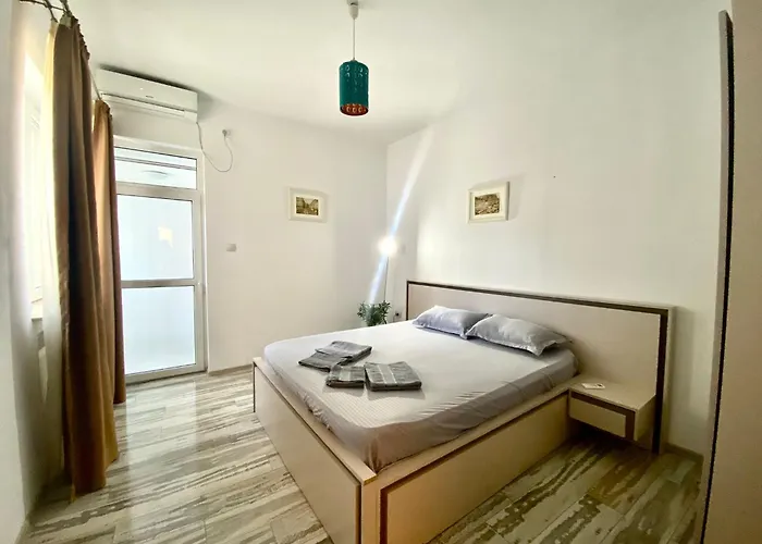 Apartamento Kira's Group - 8 Units For Up To 38 Guests