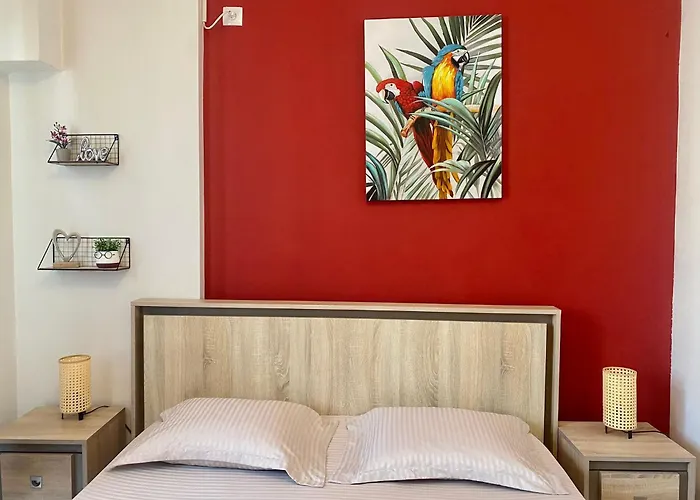 Kira's Group - 8 Units For Up To 38 Guests Apartamento Bucareste