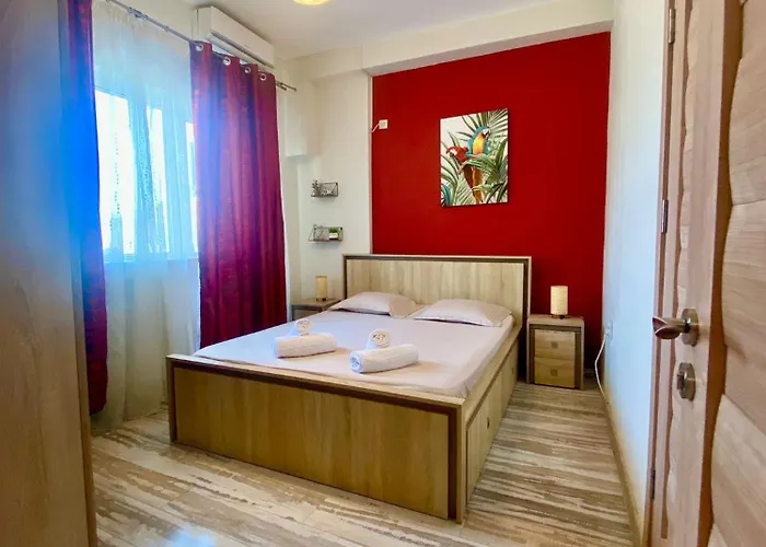 Kira's Group - 8 Units For Up To 38 Guests Appartamento