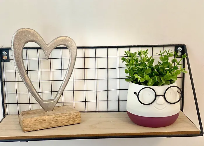 Kira's Group - 8 Units For Up To 38 Guests アパート *