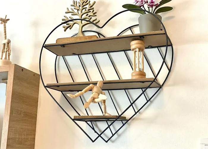 Kira's Group - 8 Units For Up To 38 Guests