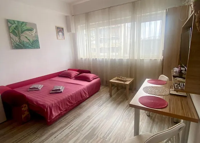 Kira's Group - 8 Units For Up To 38 Guests