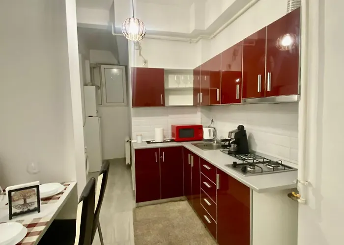 Kira's Group - 8 Units For Up To 38 Guests *