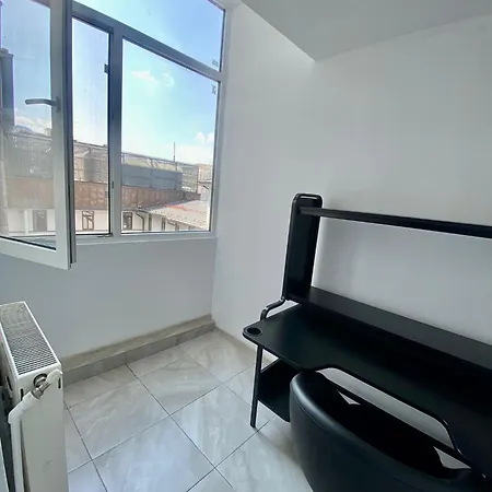 Kira's Group - 8 Units For Up To 38 Guests Апартаменти