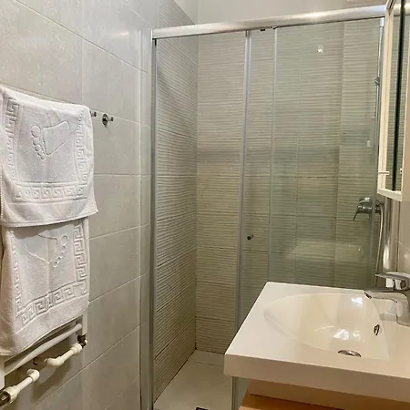דירה Kira's Group - 8 Units For Up To 38 Guests בוקרשט