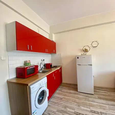 Kira's Group - 8 Units For Up To 38 Guests * Бухарест