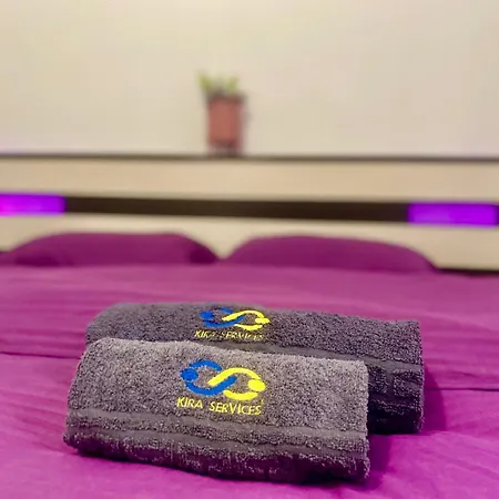 Апартаменти Kira's Group - 8 Units For Up To 38 Guests