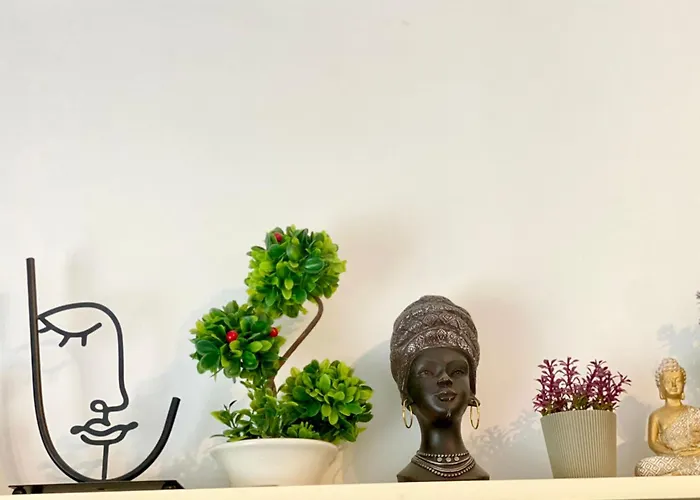 Kira's Group - 8 Units For Up To 38 Guests