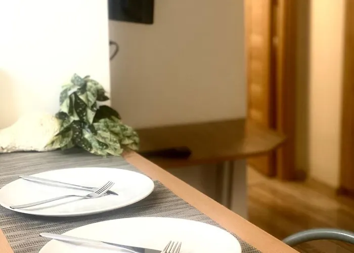 Kira's Group - 8 Units For Up To 38 Guests *