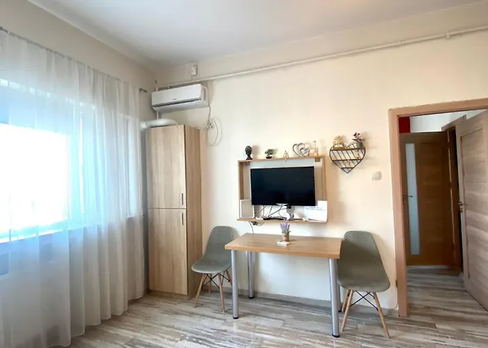 Kira's Group - 8 Units For Up To 38 Guests 아파트