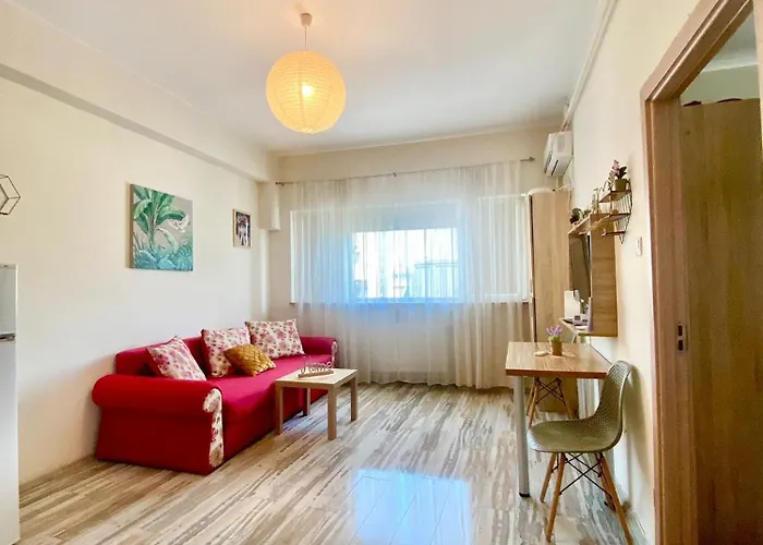 Kira's Group - 8 Units For Up To 38 Guests Апартаменти *