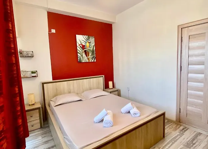 아파트 Kira's Group - 8 Units For Up To 38 Guests 부쿠레슈티