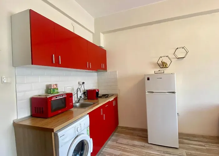 Kira's Group - 8 Units For Up To 38 Guests * Бухарест