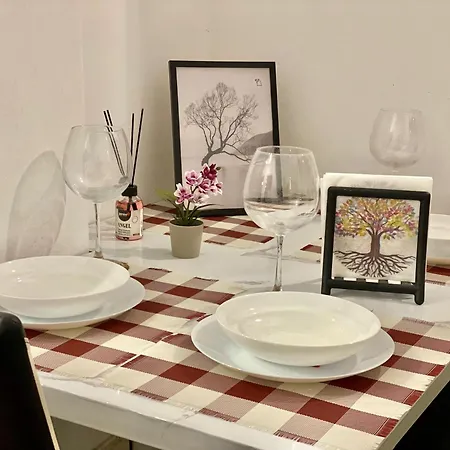 Kira's Group - 8 Units For Up To 38 Guests *