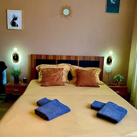 Apartamento Kira's Group - 8 Units For Up To 38 Guests