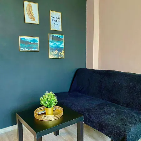 Kira's Group - 8 Units For Up To 38 Guests Bucarest