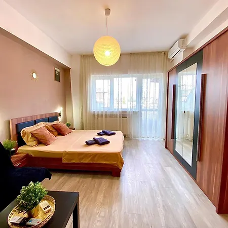 Apartment Kira's Exclusive Group 7-apt' 32 People' 13 Rooms'