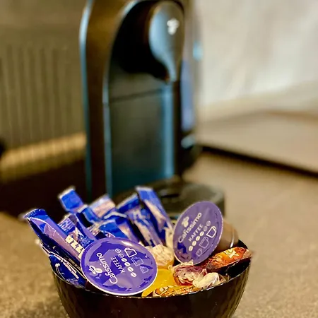 Kira's Group - 8 Units For Up To 38 Guests * Bucarest