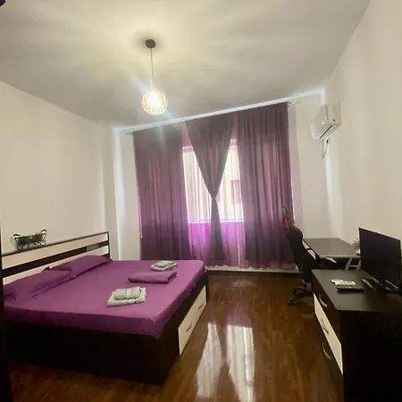 Kira's Group - 8 Units For Up To 38 Guests * Bucarest