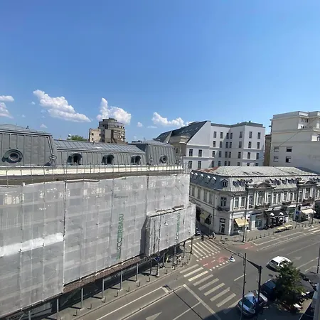 Kira's Group - 8 Units For Up To 38 Guests * Bucarest