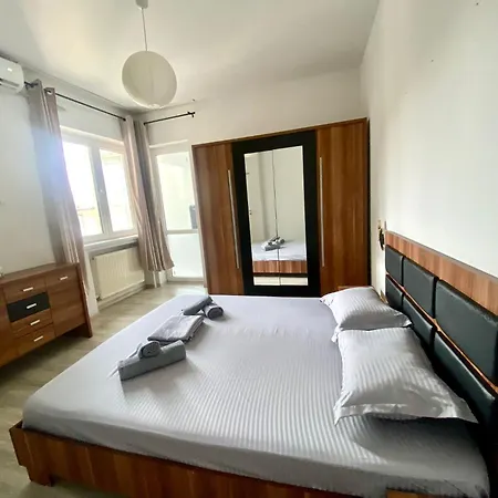 Apartament Kira's Group - 8 Units For Up To 38 Guests *